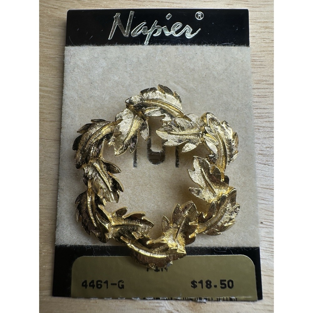 Napier Vintage Signed Leaf Wreath Gold-tone‎ Brooch 1.5" Original Package